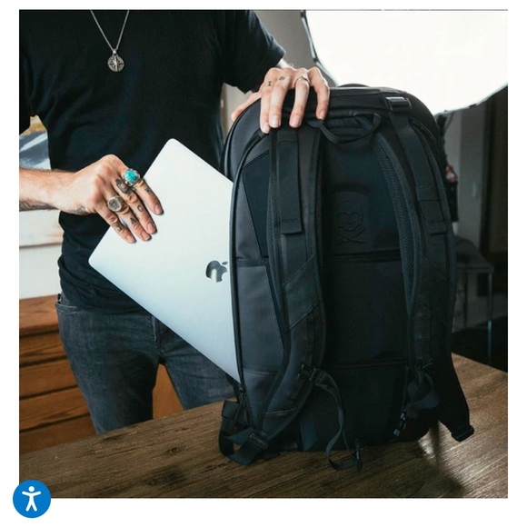 Like new Peter McKinnon X Nomatic camera bag - Picture 4 of 8